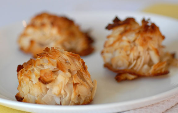 paleo-coconut-macaroons-dessert-recipe-5614